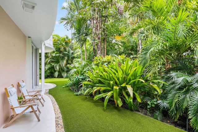 429 Australian Avenue 3, Palm Beach, FL 33480