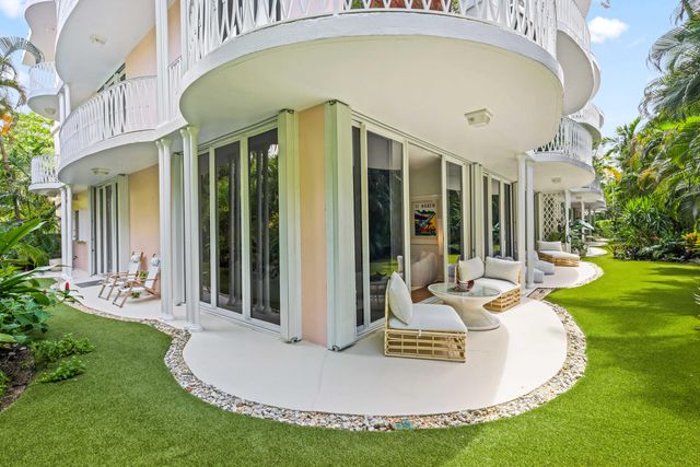 429 Australian Avenue 3, Palm Beach, FL 33480