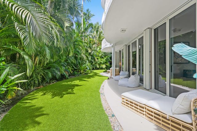 429 Australian Avenue 3, Palm Beach, FL 33480