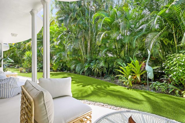 429 Australian Avenue 3, Palm Beach, FL 33480