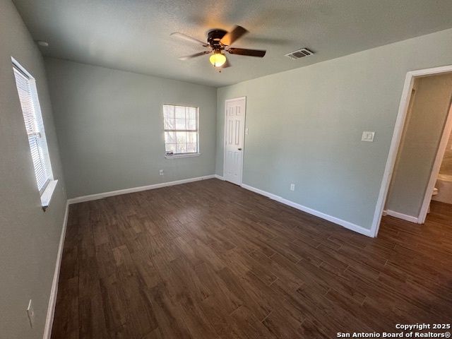 1067 RAYBURN DR, San Antonio, TX 78221
