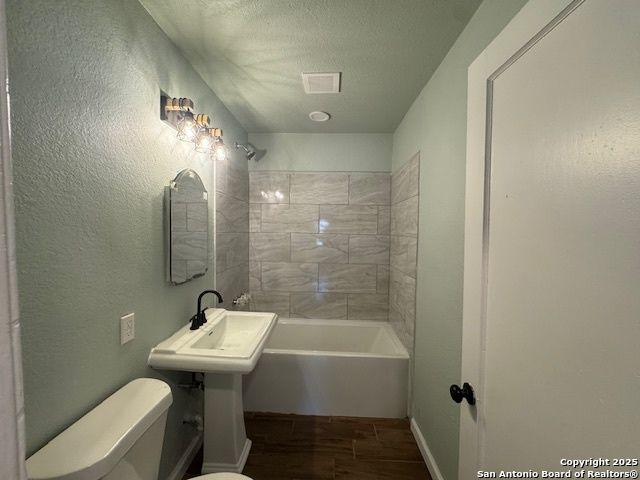 1067 RAYBURN DR, San Antonio, TX 78221