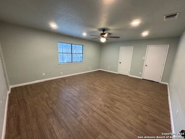 1067 RAYBURN DR, San Antonio, TX 78221