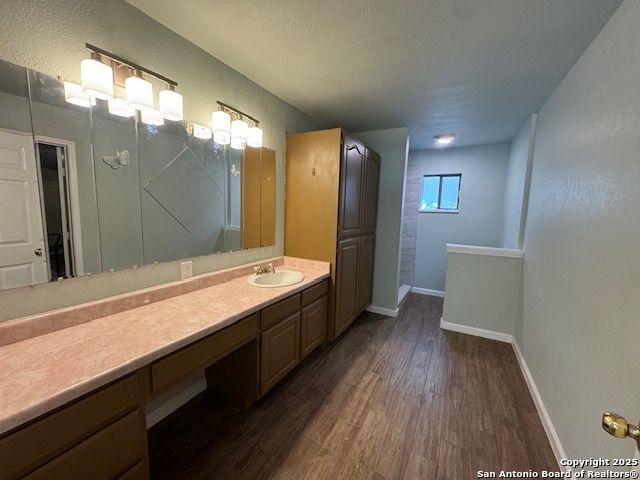1067 RAYBURN DR, San Antonio, TX 78221