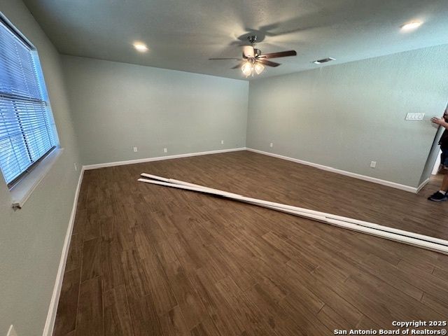 1067 RAYBURN DR, San Antonio, TX 78221