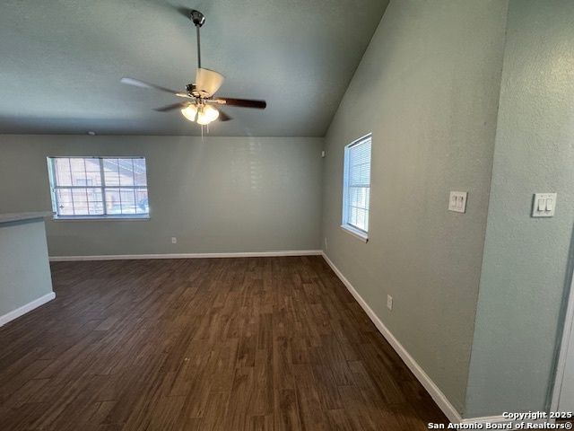 1067 RAYBURN DR, San Antonio, TX 78221