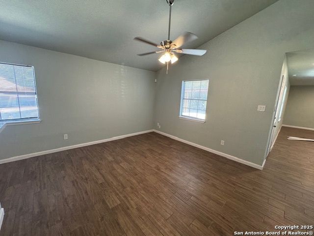 1067 RAYBURN DR, San Antonio, TX 78221
