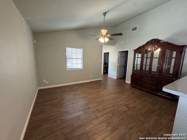 1067 RAYBURN DR, San Antonio, TX 78221