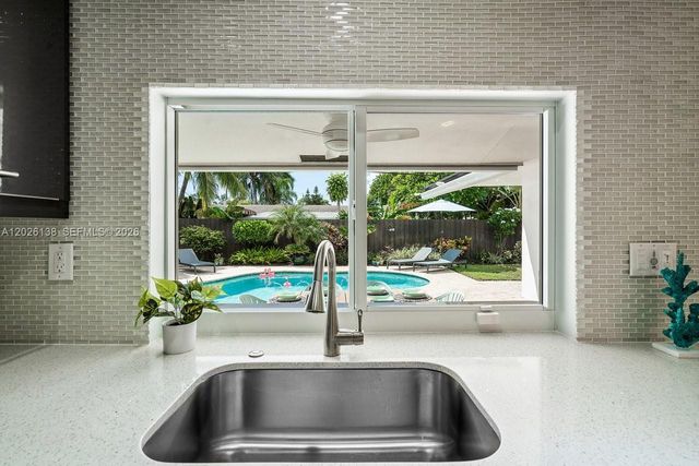 2010 NE 57th St, Fort Lauderdale, FL 33308