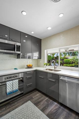 2010 NE 57th St, Fort Lauderdale, FL 33308