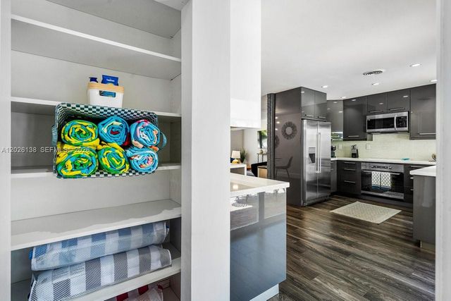 2010 NE 57th St, Fort Lauderdale, FL 33308