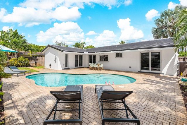 2010 NE 57th St, Fort Lauderdale, FL 33308