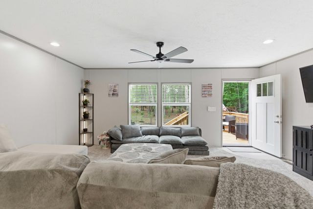 1207 Edmonds Way, Summerton, SC 29148