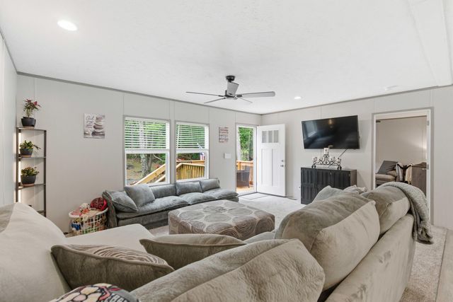 1207 Edmonds Way, Summerton, SC 29148