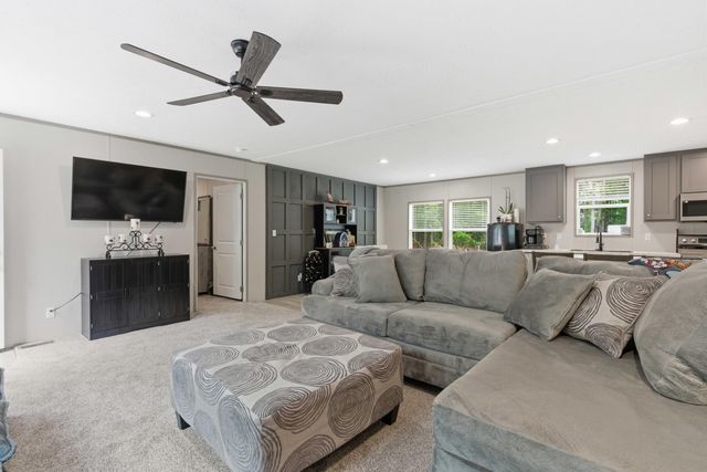 1207 Edmonds Way, Summerton, SC 29148