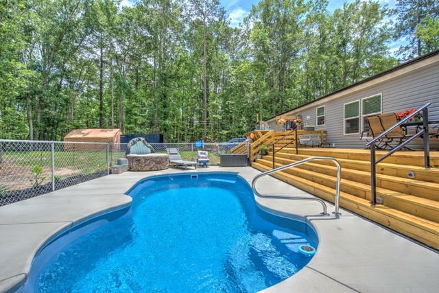 1207 Edmonds Way, Summerton, SC 29148