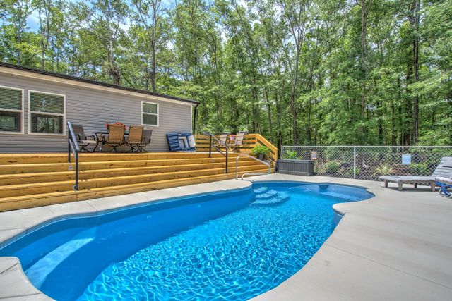 1207 Edmonds Way, Summerton, SC 29148