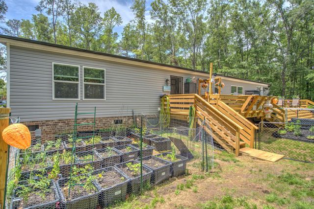 1207 Edmonds Way, Summerton, SC 29148