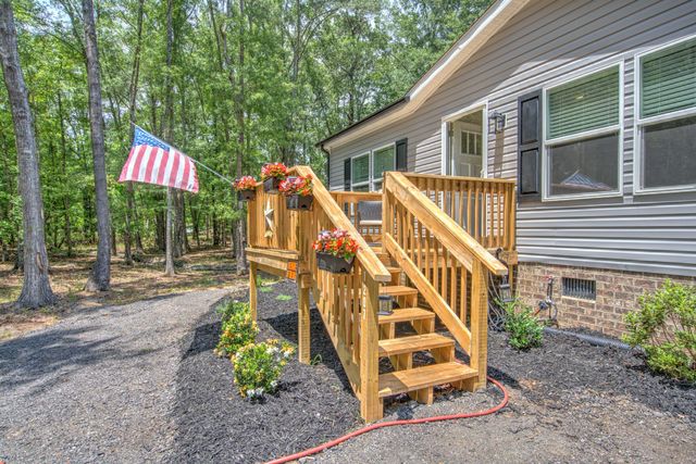 1207 Edmonds Way, Summerton, SC 29148