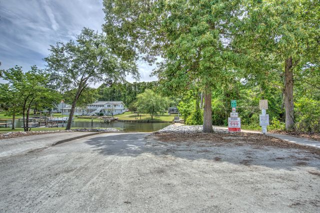 1207 Edmonds Way, Summerton, SC 29148