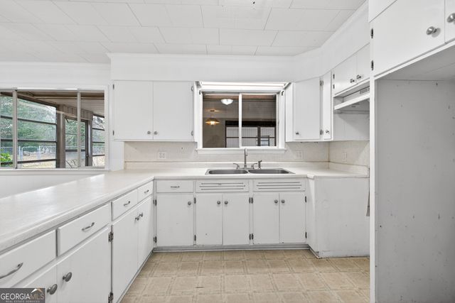 236 6th Avenue, Winder, GA 30680