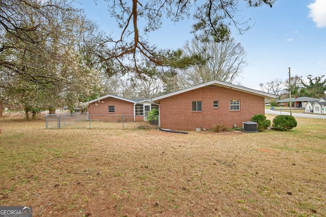 236 6th Avenue, Winder, GA 30680