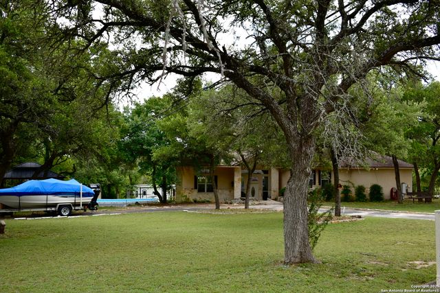 101 hillside, Spring Branch, TX 78070