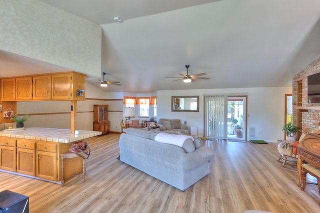 3808 Poinsettia Dr, Modesto, CA 95356