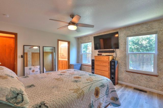 3808 Poinsettia Dr, Modesto, CA 95356