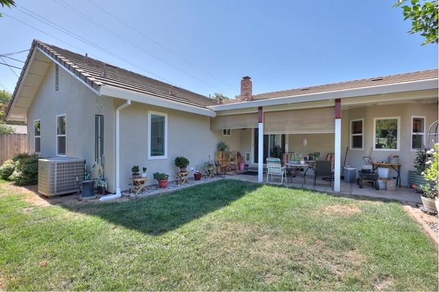 3808 Poinsettia Dr, Modesto, CA 95356