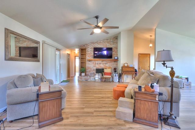 3808 Poinsettia Dr, Modesto, CA 95356