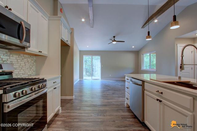 12464 W Corn Street, Houston, AK 99623