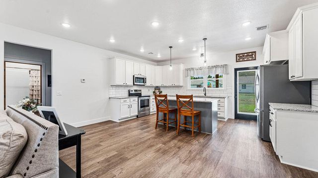 33480 State Highway 112, Seligman, MO 65745