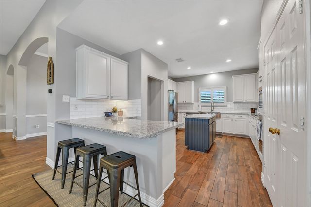 910 High Ridge Circle, Friendswood, TX 77546