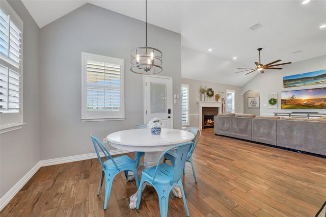 910 High Ridge Circle, Friendswood, TX 77546