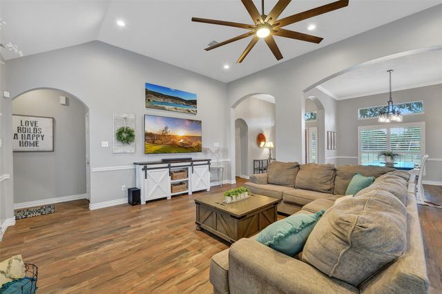 910 High Ridge Circle, Friendswood, TX 77546