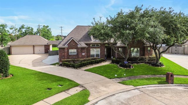 910 High Ridge Circle, Friendswood, TX 77546