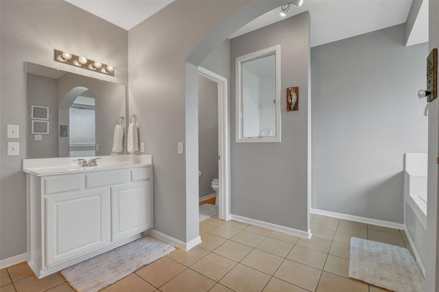 910 High Ridge Circle, Friendswood, TX 77546