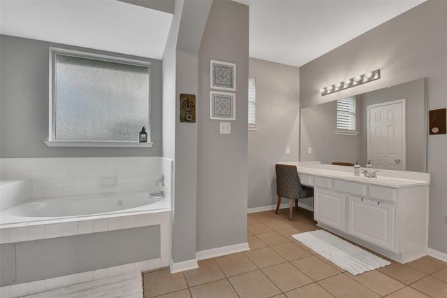 910 High Ridge Circle, Friendswood, TX 77546