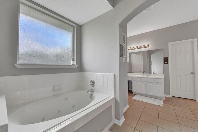 910 High Ridge Circle, Friendswood, TX 77546