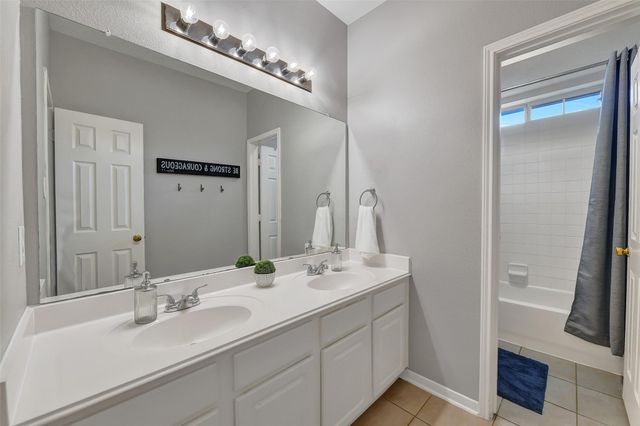 910 High Ridge Circle, Friendswood, TX 77546