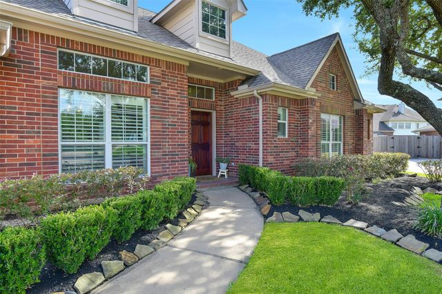 910 High Ridge Circle, Friendswood, TX 77546