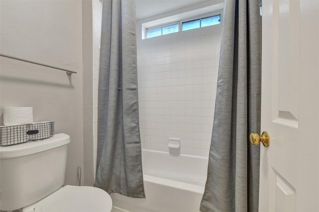 910 High Ridge Circle, Friendswood, TX 77546