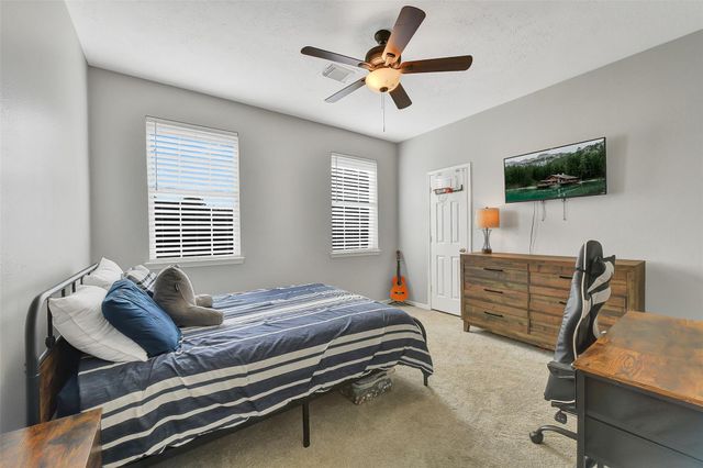 910 High Ridge Circle, Friendswood, TX 77546