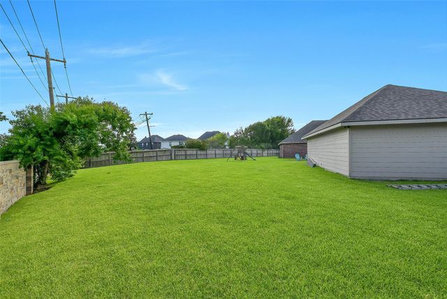 910 High Ridge Circle, Friendswood, TX 77546