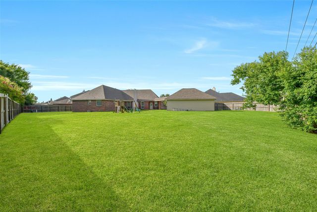 910 High Ridge Circle, Friendswood, TX 77546