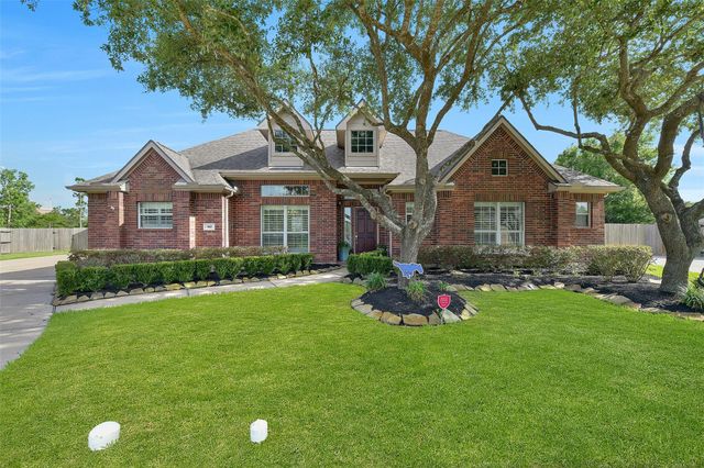 910 High Ridge Circle, Friendswood, TX 77546