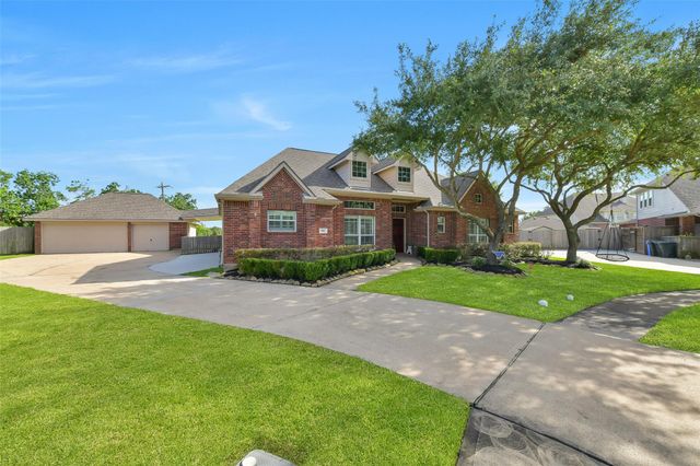 910 High Ridge Circle, Friendswood, TX 77546