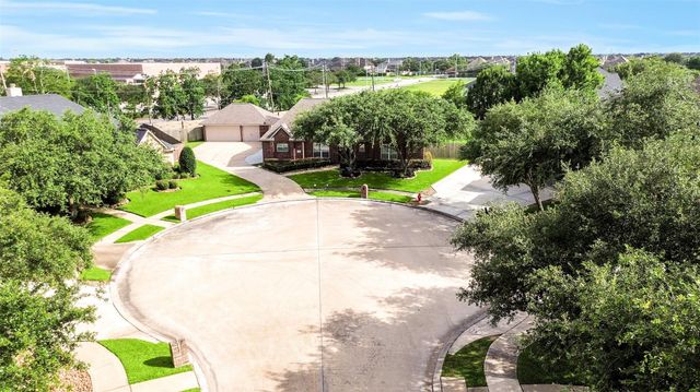 910 High Ridge Circle, Friendswood, TX 77546