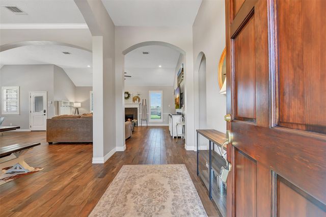 910 High Ridge Circle, Friendswood, TX 77546